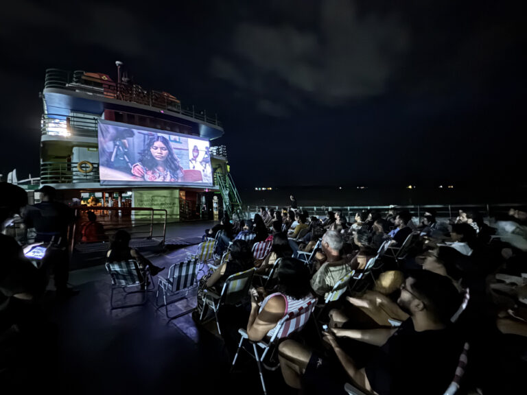 Leia mais sobre o artigo Bienal das Amazônias Sobre as Águas exibe filme “Manas”